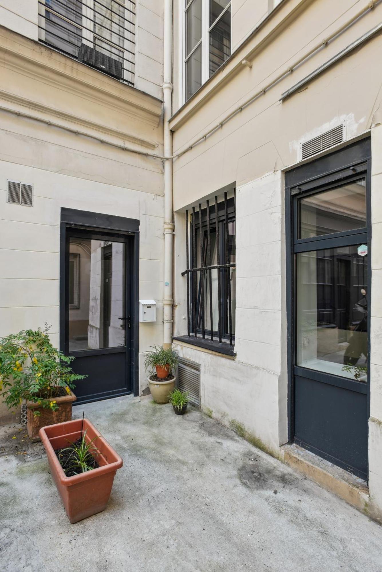 Beau 3 Pieces Rue Poissonniere Lägenhet Paris Exteriör bild